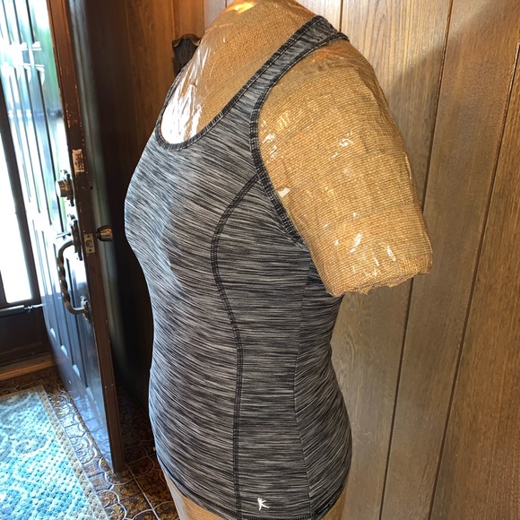 Danskin Now Fitted Active Tank Top - Picture 2 of 3